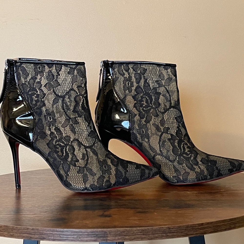 STUNNING Christian Louboutin Black Lace Bootie Sz FR42, US10